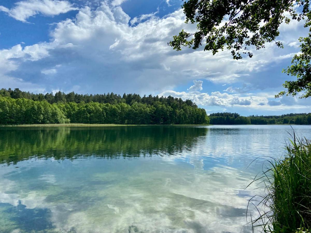 Domek Nad Jeziorem W Karwiku Exteriér fotografie